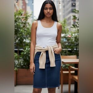 7 for all Mankind Denim short Pencil Skirt with slit size 25 made in Italy